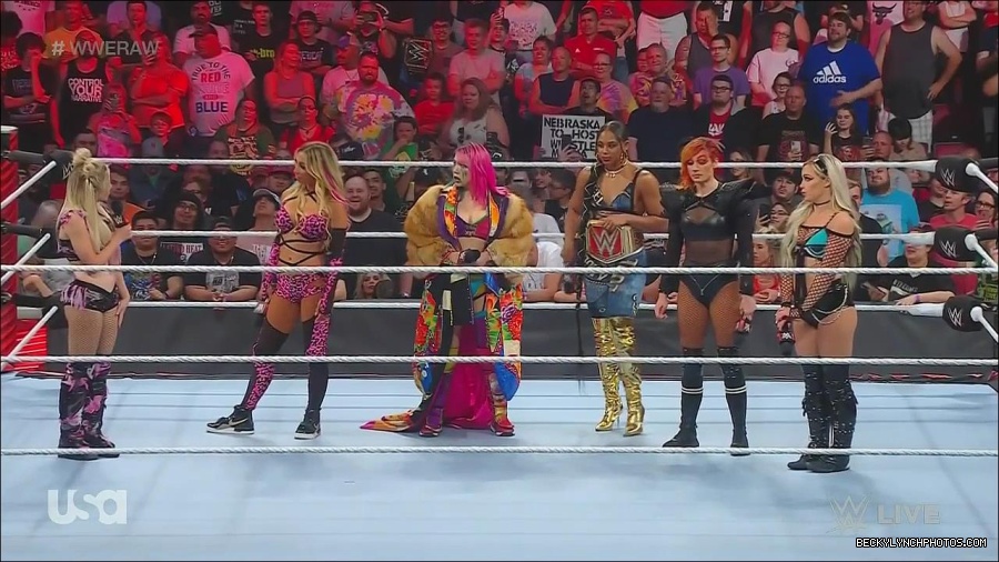 WWE_Monday_Night_Raw_2022_06_20_720p_HDTV_x264-NWCHD_mp4_000631063.jpg