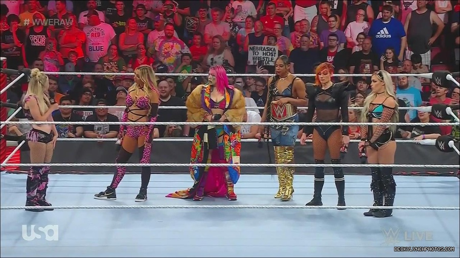 WWE_Monday_Night_Raw_2022_06_20_720p_HDTV_x264-NWCHD_mp4_000631464.jpg