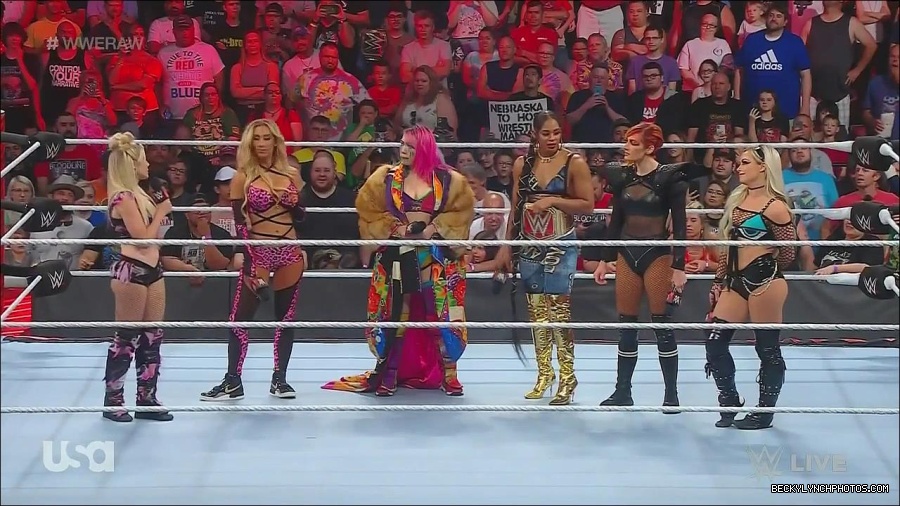 WWE_Monday_Night_Raw_2022_06_20_720p_HDTV_x264-NWCHD_mp4_000638270.jpg