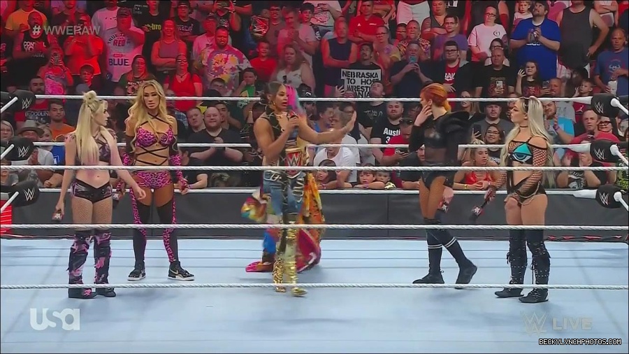 WWE_Monday_Night_Raw_2022_06_20_720p_HDTV_x264-NWCHD_mp4_000643876.jpg