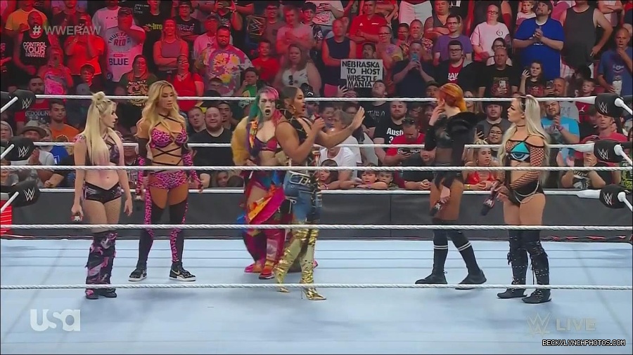 WWE_Monday_Night_Raw_2022_06_20_720p_HDTV_x264-NWCHD_mp4_000644276.jpg