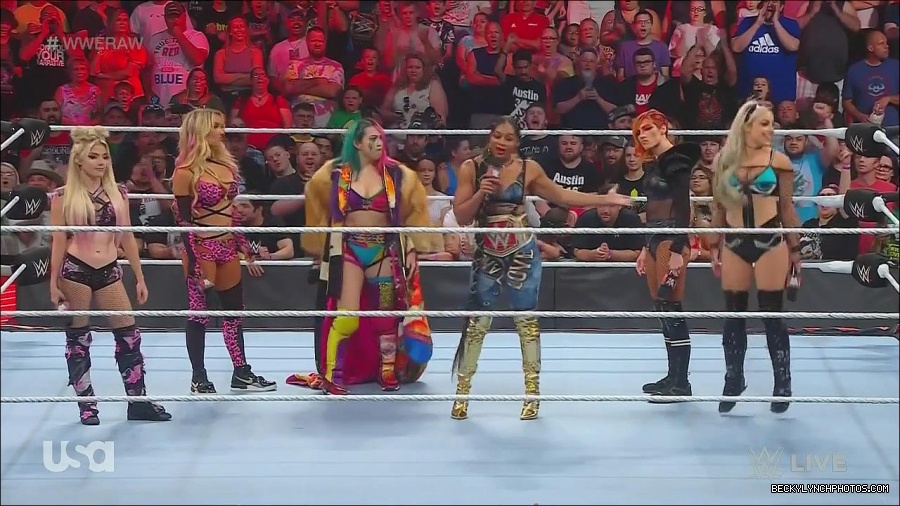 WWE_Monday_Night_Raw_2022_06_20_720p_HDTV_x264-NWCHD_mp4_000652685.jpg