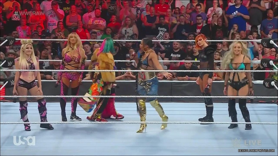 WWE_Monday_Night_Raw_2022_06_20_720p_HDTV_x264-NWCHD_mp4_000653486.jpg