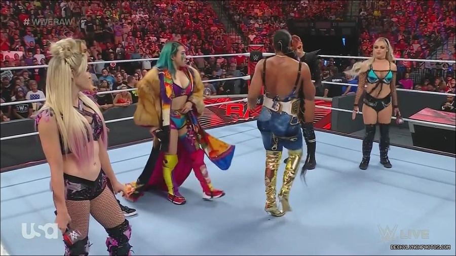 WWE_Monday_Night_Raw_2022_06_20_720p_HDTV_x264-NWCHD_mp4_000655888.jpg