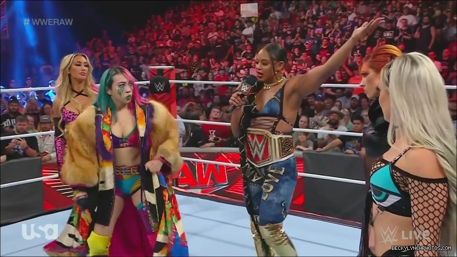 WWE_Monday_Night_Raw_2022_06_20_720p_HDTV_x264-NWCHD_mp4_000658290.jpg