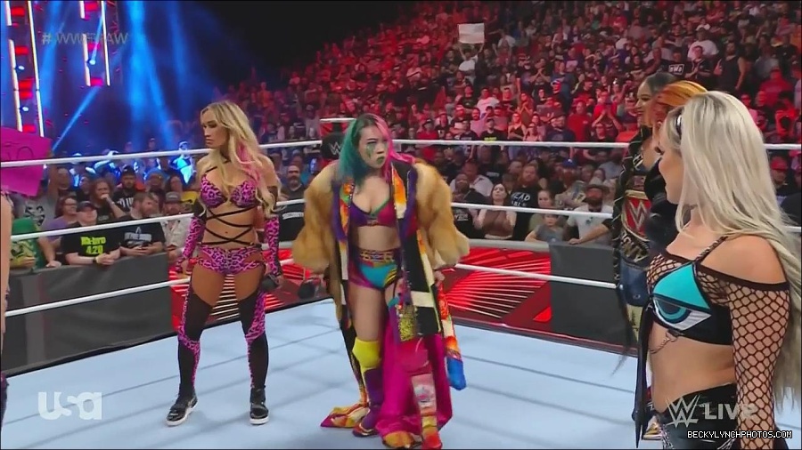 WWE_Monday_Night_Raw_2022_06_20_720p_HDTV_x264-NWCHD_mp4_000661494.jpg