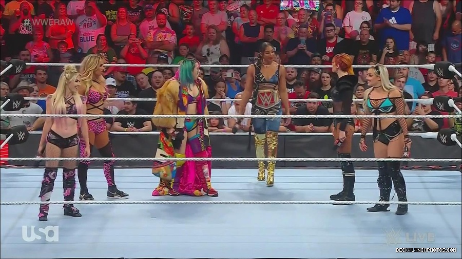 WWE_Monday_Night_Raw_2022_06_20_720p_HDTV_x264-NWCHD_mp4_000662294.jpg