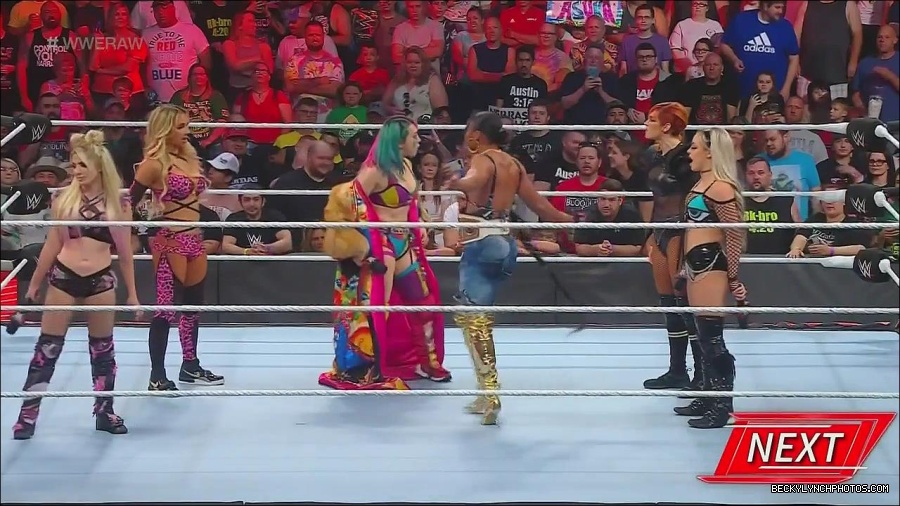 WWE_Monday_Night_Raw_2022_06_20_720p_HDTV_x264-NWCHD_mp4_000671504.jpg