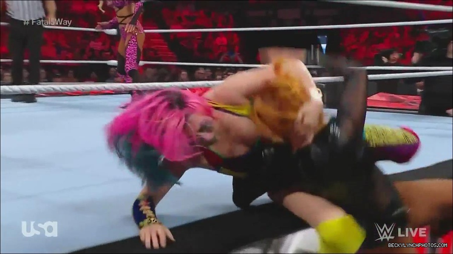 WWE_Monday_Night_Raw_2022_06_20_720p_HDTV_x264-NWCHD_mp4_000706339.jpg