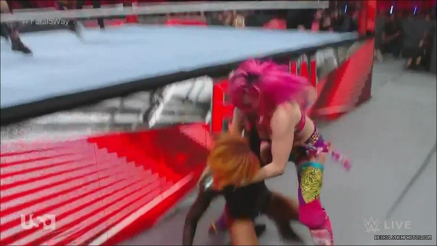 WWE_Monday_Night_Raw_2022_06_20_720p_HDTV_x264-NWCHD_mp4_000707139.jpg