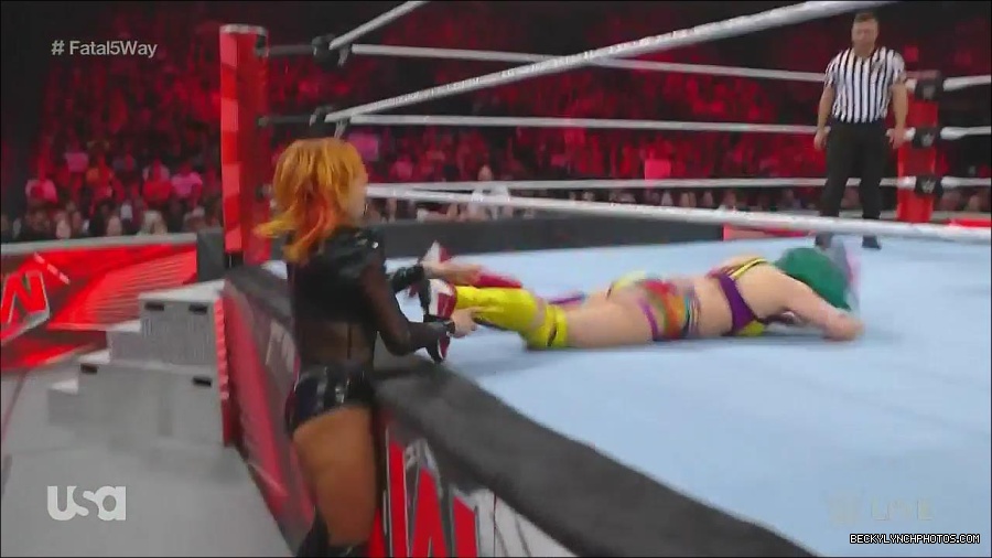 WWE_Monday_Night_Raw_2022_06_20_720p_HDTV_x264-NWCHD_mp4_000847012.jpg