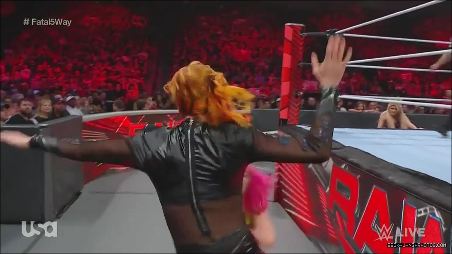 WWE_Monday_Night_Raw_2022_06_20_720p_HDTV_x264-NWCHD_mp4_000849415.jpg