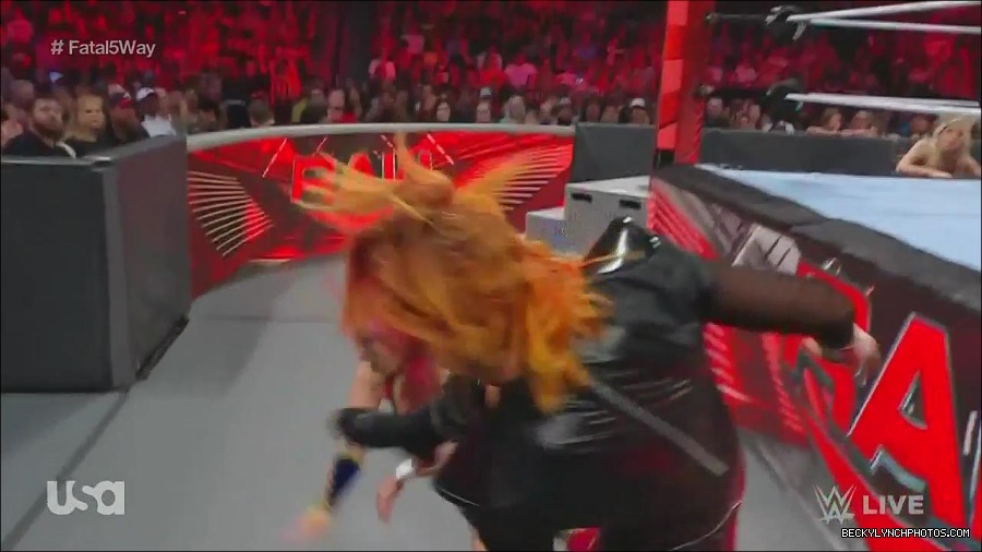 WWE_Monday_Night_Raw_2022_06_20_720p_HDTV_x264-NWCHD_mp4_000849815.jpg