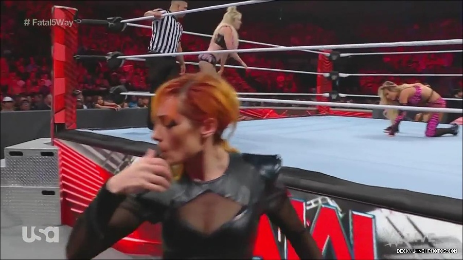 WWE_Monday_Night_Raw_2022_06_20_720p_HDTV_x264-NWCHD_mp4_000852218.jpg