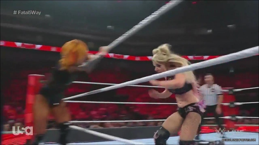 WWE_Monday_Night_Raw_2022_06_20_720p_HDTV_x264-NWCHD_mp4_000862628.jpg