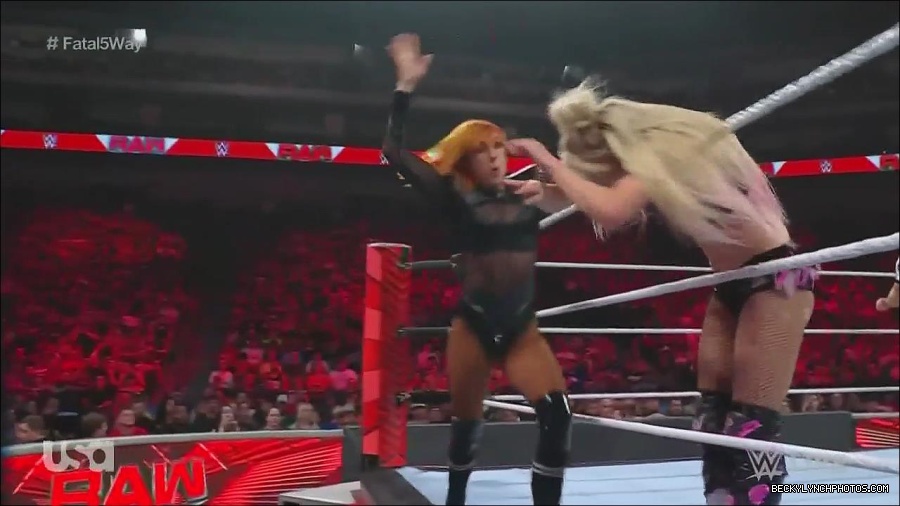 WWE_Monday_Night_Raw_2022_06_20_720p_HDTV_x264-NWCHD_mp4_000863028.jpg
