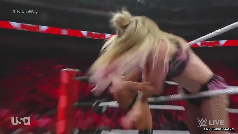 WWE_Monday_Night_Raw_2022_06_20_720p_HDTV_x264-NWCHD_mp4_000863429.jpg