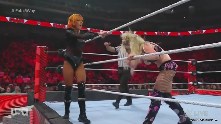 WWE_Monday_Night_Raw_2022_06_20_720p_HDTV_x264-NWCHD_mp4_000864230.jpg