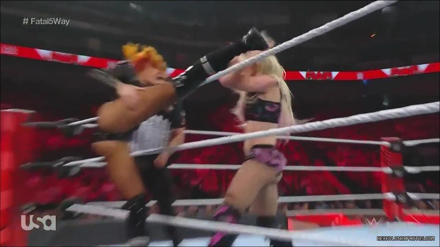 WWE_Monday_Night_Raw_2022_06_20_720p_HDTV_x264-NWCHD_mp4_000865030.jpg