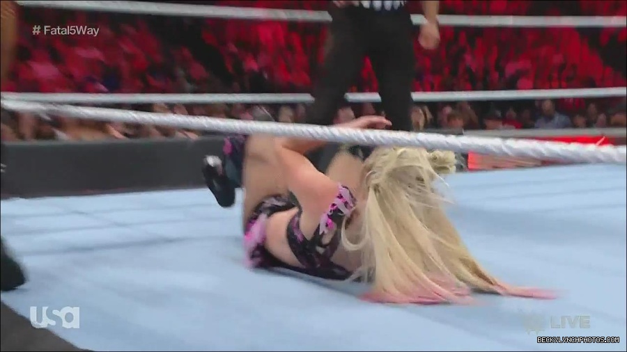 WWE_Monday_Night_Raw_2022_06_20_720p_HDTV_x264-NWCHD_mp4_000867833.jpg