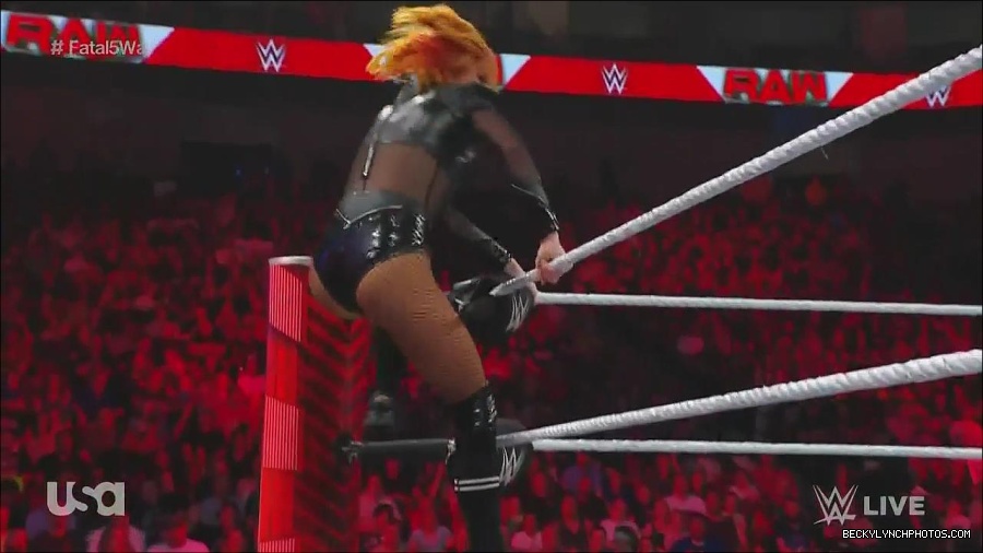 WWE_Monday_Night_Raw_2022_06_20_720p_HDTV_x264-NWCHD_mp4_000869034.jpg