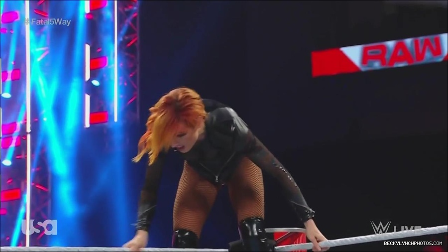WWE_Monday_Night_Raw_2022_06_20_720p_HDTV_x264-NWCHD_mp4_000871036.jpg