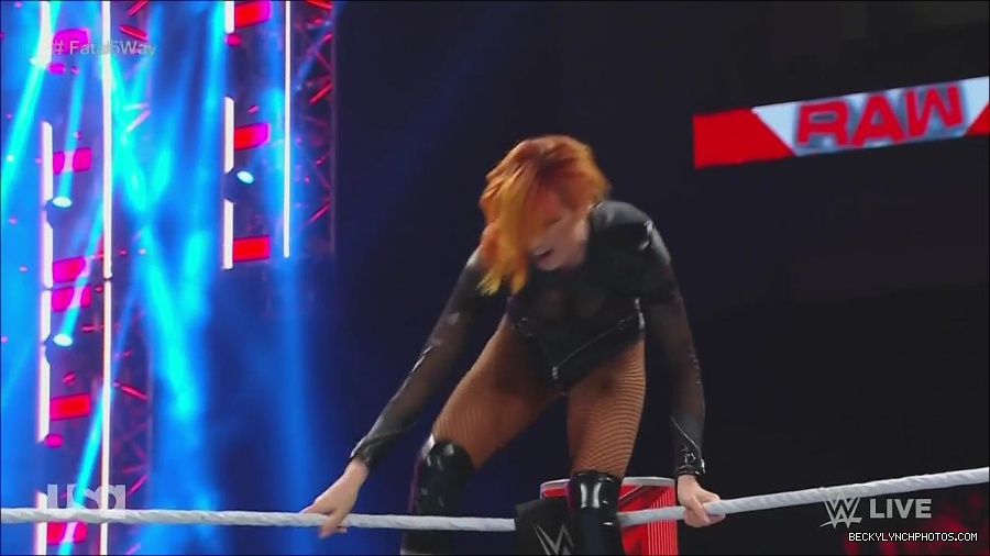 WWE_Monday_Night_Raw_2022_06_20_720p_HDTV_x264-NWCHD_mp4_000871437.jpg