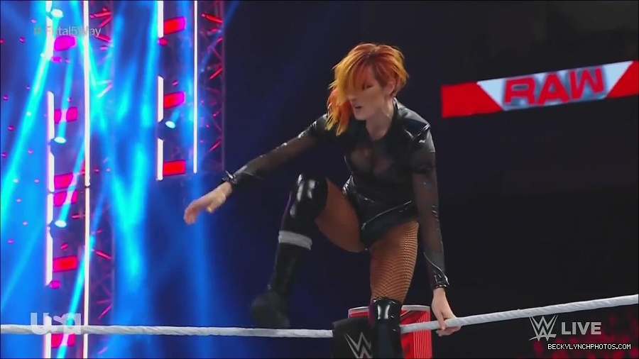 WWE_Monday_Night_Raw_2022_06_20_720p_HDTV_x264-NWCHD_mp4_000871837.jpg