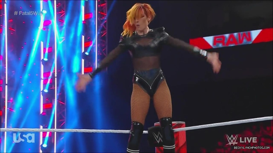 WWE_Monday_Night_Raw_2022_06_20_720p_HDTV_x264-NWCHD_mp4_000872638.jpg