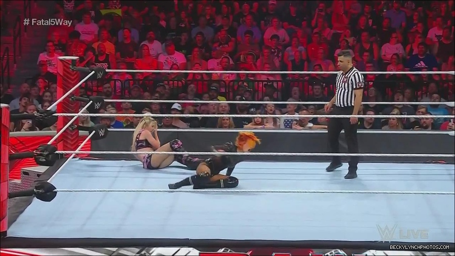 WWE_Monday_Night_Raw_2022_06_20_720p_HDTV_x264-NWCHD_mp4_000875040.jpg