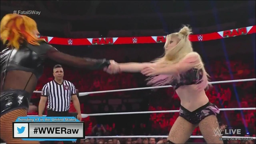 WWE_Monday_Night_Raw_2022_06_20_720p_HDTV_x264-NWCHD_mp4_000881447.jpg
