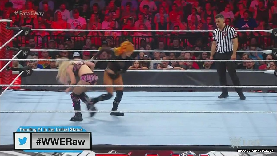 WWE_Monday_Night_Raw_2022_06_20_720p_HDTV_x264-NWCHD_mp4_000882248.jpg