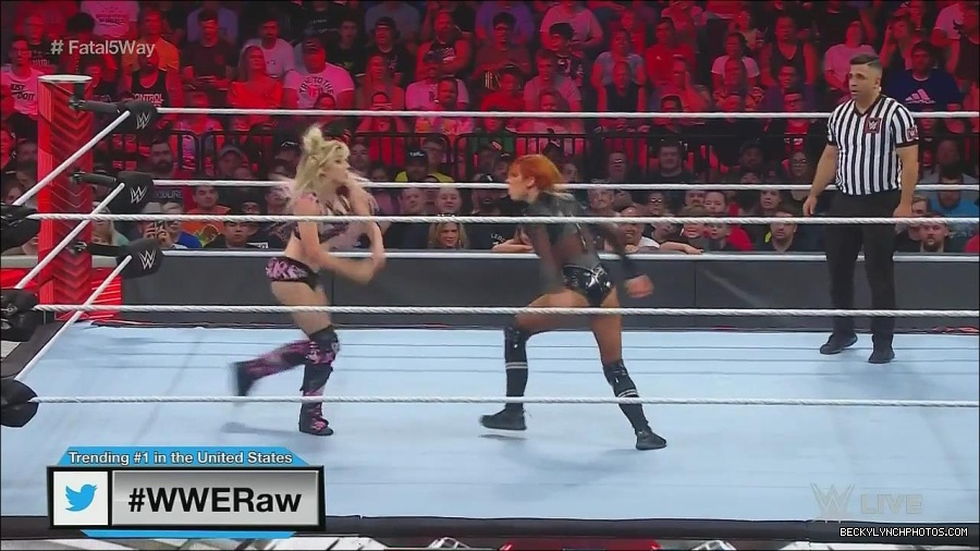 WWE_Monday_Night_Raw_2022_06_20_720p_HDTV_x264-NWCHD_mp4_000883048.jpg