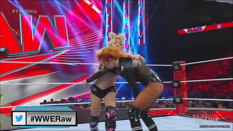 WWE_Monday_Night_Raw_2022_06_20_720p_HDTV_x264-NWCHD_mp4_000887052.jpg