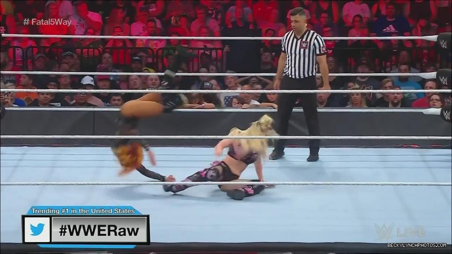 WWE_Monday_Night_Raw_2022_06_20_720p_HDTV_x264-NWCHD_mp4_000888654.jpg