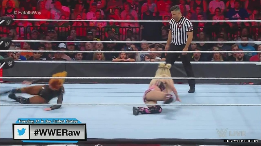 WWE_Monday_Night_Raw_2022_06_20_720p_HDTV_x264-NWCHD_mp4_000889054.jpg