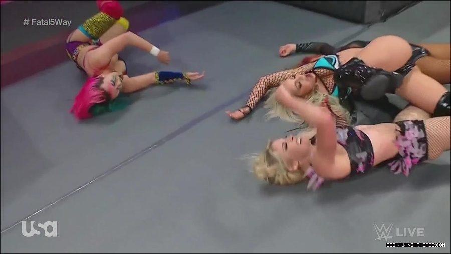 WWE_Monday_Night_Raw_2022_06_20_720p_HDTV_x264-NWCHD_mp4_000963529.jpg