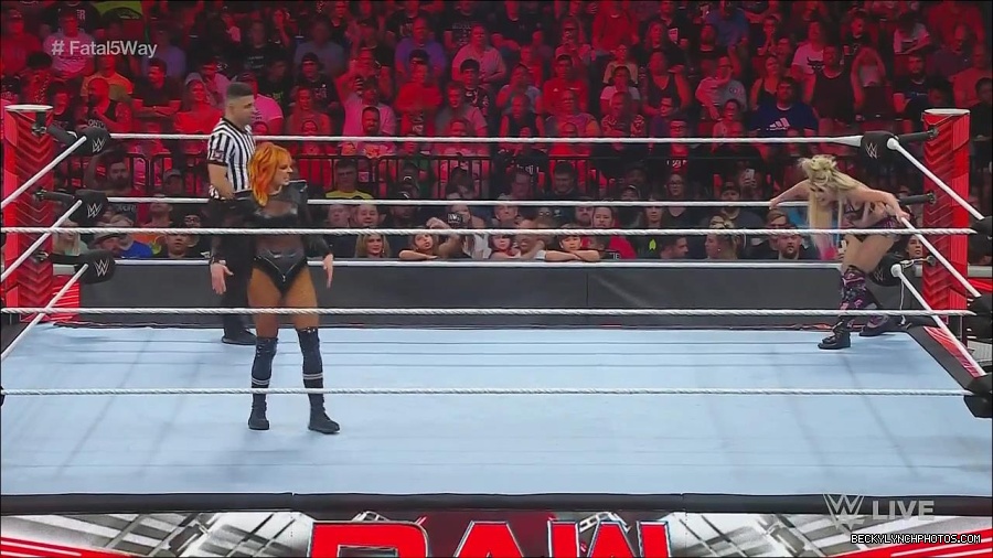 WWE_Monday_Night_Raw_2022_06_20_720p_HDTV_x264-NWCHD_mp4_000971937.jpg