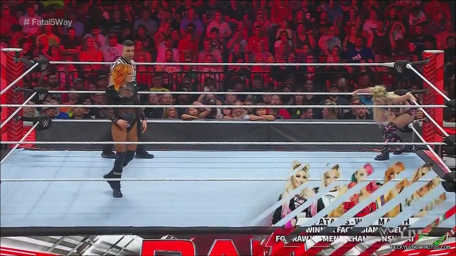 WWE_Monday_Night_Raw_2022_06_20_720p_HDTV_x264-NWCHD_mp4_000972338.jpg