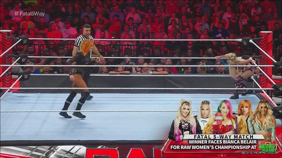 WWE_Monday_Night_Raw_2022_06_20_720p_HDTV_x264-NWCHD_mp4_000972738.jpg