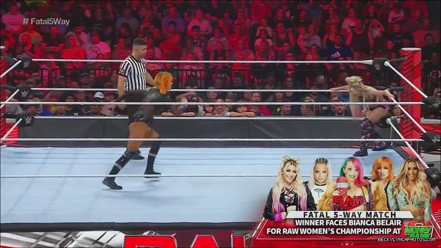 WWE_Monday_Night_Raw_2022_06_20_720p_HDTV_x264-NWCHD_mp4_000973139.jpg