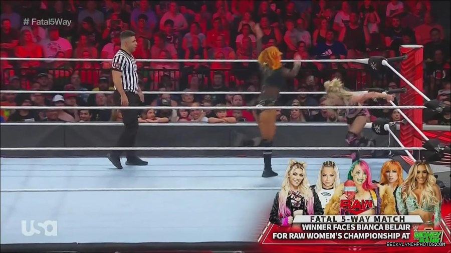 WWE_Monday_Night_Raw_2022_06_20_720p_HDTV_x264-NWCHD_mp4_000973939.jpg