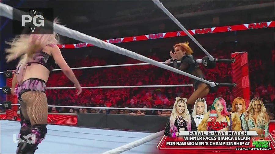 WWE_Monday_Night_Raw_2022_06_20_720p_HDTV_x264-NWCHD_mp4_000975141.jpg