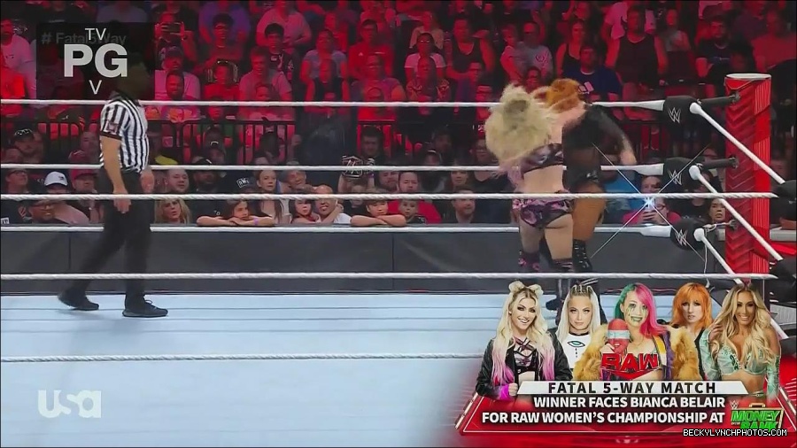 WWE_Monday_Night_Raw_2022_06_20_720p_HDTV_x264-NWCHD_mp4_000976342.jpg