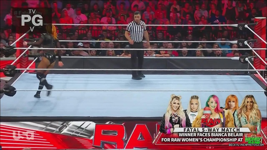 WWE_Monday_Night_Raw_2022_06_20_720p_HDTV_x264-NWCHD_mp4_000984750.jpg