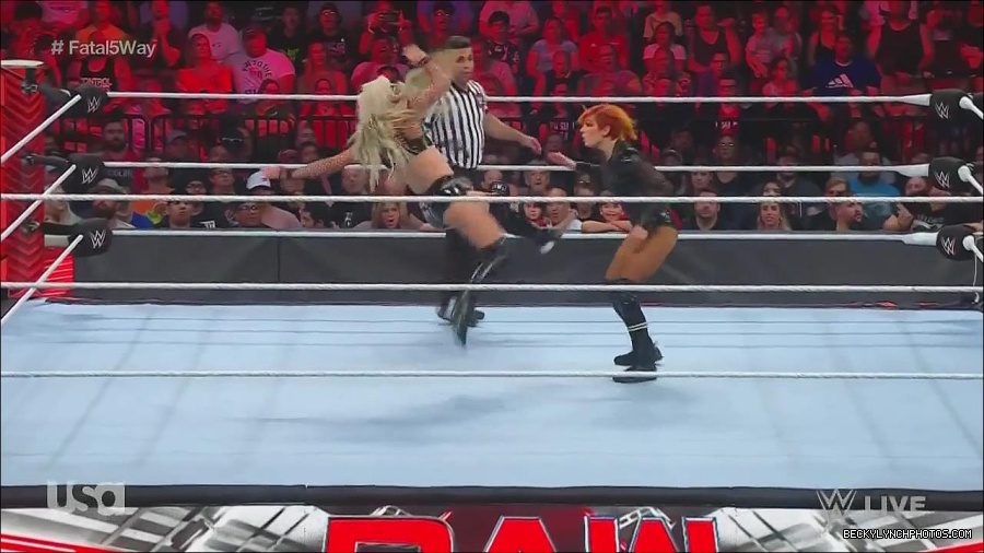 WWE_Monday_Night_Raw_2022_06_20_720p_HDTV_x264-NWCHD_mp4_000990756.jpg