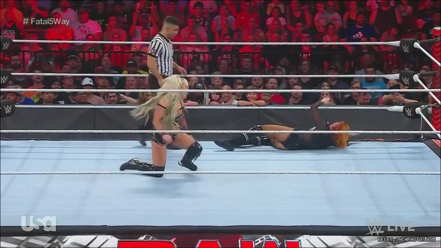 WWE_Monday_Night_Raw_2022_06_20_720p_HDTV_x264-NWCHD_mp4_000992758.jpg