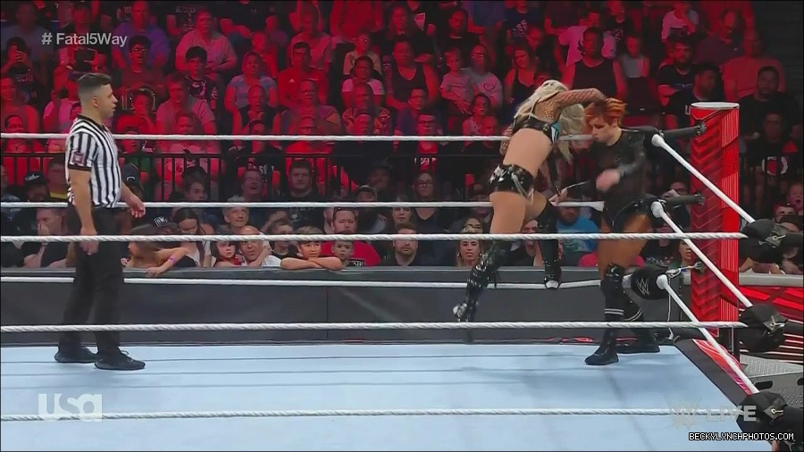 WWE_Monday_Night_Raw_2022_06_20_720p_HDTV_x264-NWCHD_mp4_000998764.jpg