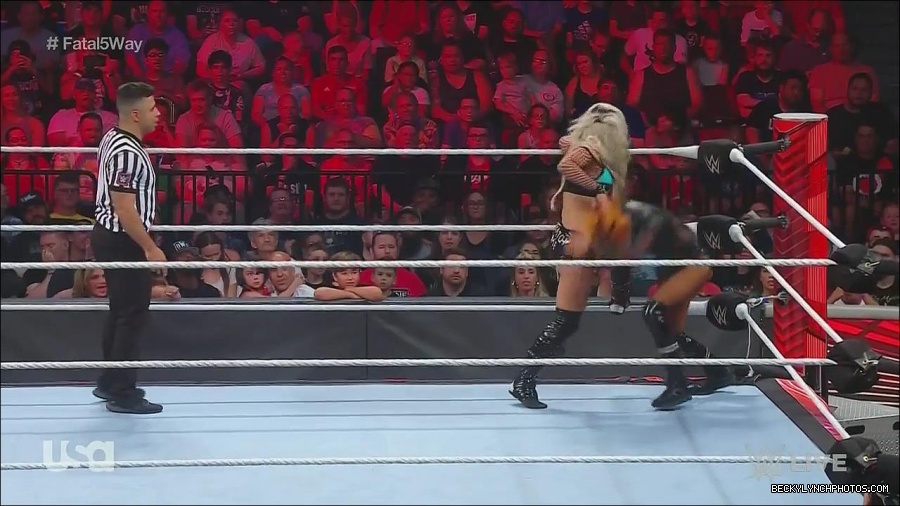WWE_Monday_Night_Raw_2022_06_20_720p_HDTV_x264-NWCHD_mp4_000999165.jpg