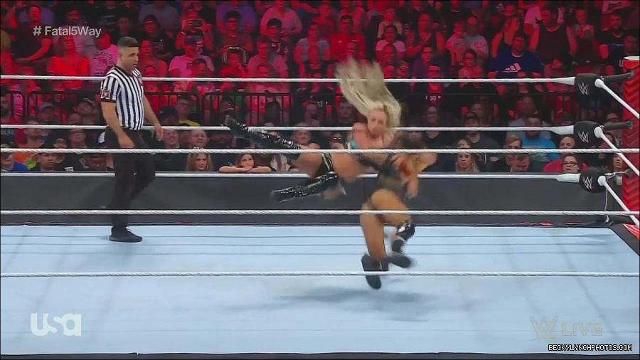WWE_Monday_Night_Raw_2022_06_20_720p_HDTV_x264-NWCHD_mp4_001012378.jpg